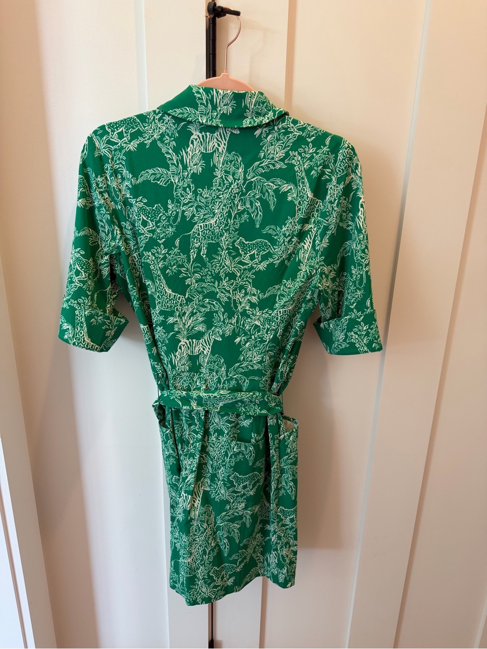 Lilly Pulitzer Green and White Printed Button-Front Top Size 6 NWT - Picture 4 of 6